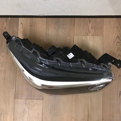 トヨタ  ライズ右側ヘッドライト❗️の画像