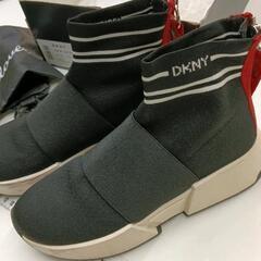 0829-167 DKNYスニーカー23.5cm　収納袋付の画像