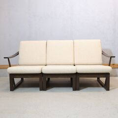 飛騨高山の家具メーカーキツツキマークの飛騨産業の3人掛けソファ。温かみのあるナチュラルでシンプルなセパレート式トリプルソファーです。北欧スタイルや和モダンにもオススメ♪の画像