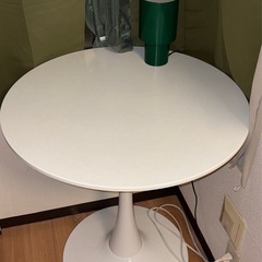丸いテーブル無料で差し上げますの画像