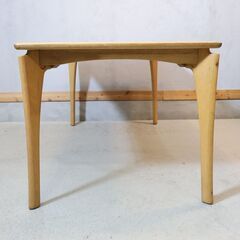  朝日木材加工/Sturd(スタード)のオーク材 ダイニングテーブルです。脚部のスッキリとしたデザインがスタイリッシュな印象の木製テーブル♪北欧スタイルなどカフェ系のインテリアに！の画像