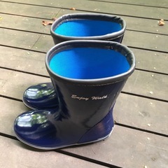新品　　エナメルのブルーレインブーツの画像