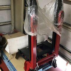 ほぼ未使用品　ハンドリフト　２～３回しか使用しておりません　７５０００円の画像