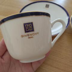 GIVENCHY、ティーセットの画像