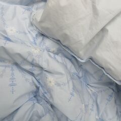 WEDGWOOD ウェッジウッド　高級羽毛布団　ダウン　ロゴ刺繍入り　やや薄手〜普通の厚み　の画像