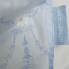 WEDGWOOD ウェッジウッド　高級羽毛布団　ダウン　ロゴ刺繍入り　やや薄手〜普通の厚み　の画像