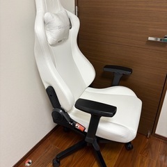 ノーブルゲーミングチェアの画像