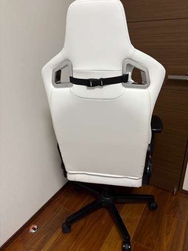 ノーブルゲーミングチェア