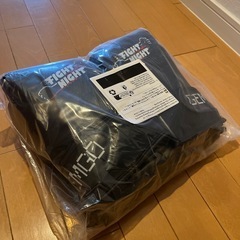 新品　グローブ付き　サンドバッグの画像
