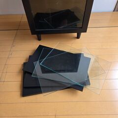 未使用訳あり キャビネット 幅49.5 木製 収納棚 リビング ブラックインテリア ガラスキャビネット 収納 棚 ラック 扉付き リビングボードの画像