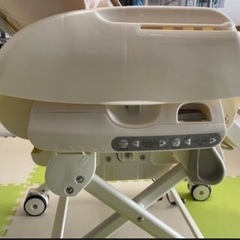 【受け渡し予定者決定】コンビ　ハイローチェア　ラックの画像