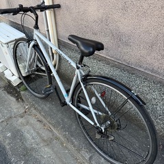 至急！　クロスバイク　700c  新品購入後数回のみの画像