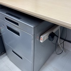 KOKUYO事務机、キャビネットセットの画像