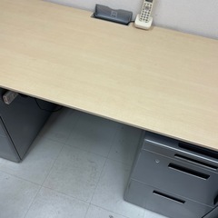 KOKUYO事務机、キャビネットセットの画像