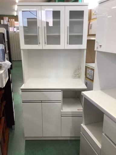 家具ならトレファク吉川店！！   レンジボード　3枚扉　ホワイト