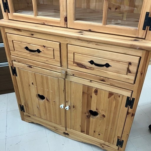 中古品　パイン材　カントリー調食器棚　幅900cm 二分割タイプ　公田店