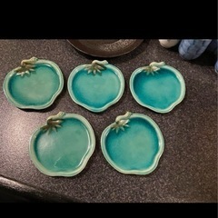 食器やグラスの画像
