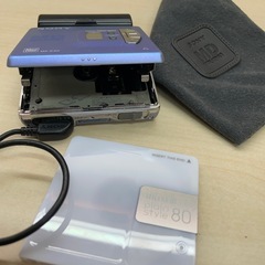 SONY MD WALKMAN MZ-E30 本体＋電池ケース＋リモコン付きイヤホン＋ポーチ＋ニッケル水素電池 の5点セットの画像