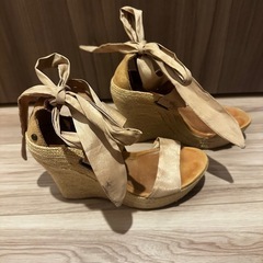 UGG サンダル　レースアップ　23.5cmの画像