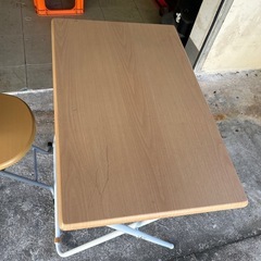 現状　折りたたみテーブルチェアセットの画像