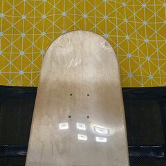 MoMA 草間彌生 DOTS スケートボード イエローの画像