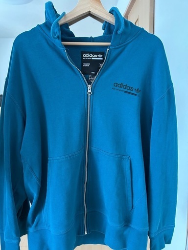 【海外購入】adidas フルジップ フード付きパーカー　原価1万円