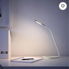 新品のIKEAのデスクライト白の画像