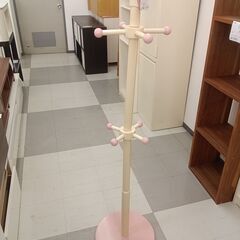 ★リユースのサカイ千葉中央店★期間限定割引有  ハンガーポール  H147×D39×W39 クリーニング済み TC4403　　SAKAI家具の画像