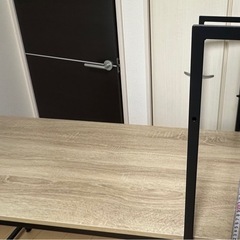 パソコンデスクの画像