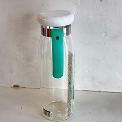 【現状渡し／箱つき】HARIO ハリオ 冷蔵庫ポット スリム RPS-14 1.4L（1400ml）耐熱ガラス製 ピッチャー 麦茶ポット 水出し茶 ジャグ ドリンクボトル キッチン用品 収納しやすいスリム型 家庭用 日用品 まとめ買い歓迎の画像