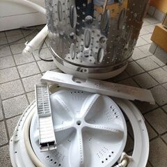札幌市近郊の方限定！送料無料！ユーイング 冷蔵庫 UR-F110H 110Lヤマダ電機 洗濯機 YWM-T50G1 5kgの画像