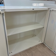 オカムラ　キャビネット　収納棚　鍵付き　書類棚　スチールの画像