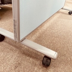 Plus　プラス　 幅120 高さ150cm 間仕切りパーティション　
パーテーション キャスター付の画像