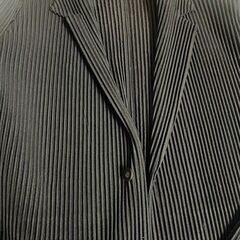 HOMME PLISSÉ ISSEY MIYAKE BASICS ジャケットの画像