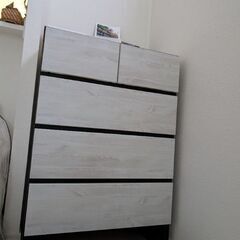 【美品】ローチェスト 白 ホワイト 幅60cm 4段 木製 チェスト タンス 脚付き 大容量 お掃除ロボット対応 洋服タンス 低い 収納棚 ローボード 収納 キャビネット リビングチェスト 洋服ダンス ナチュラル ブラック おしゃれ 北欧 カジュアル シンプル 完成品 日本製 大川家具 スピアの画像