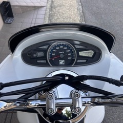 【美車•人気車種】ホンダ PCX125 JF28 ホワイト【リアキャリア付き】の画像