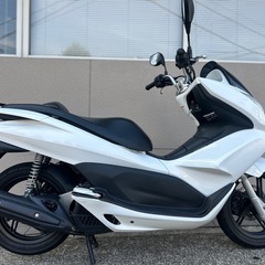 【美車•人気車種】ホンダ PCX125 JF28 ホワイト【リアキャリア付き】の画像