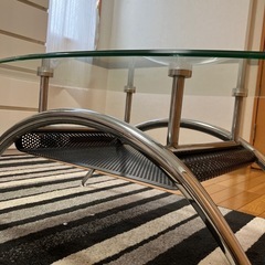 ガラステーブルの画像