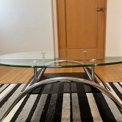 ガラステーブルの画像