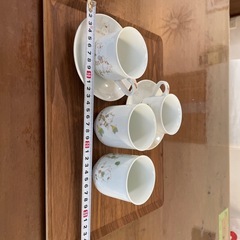 可愛い猫柄のカップ&ソーサーと湯呑みセット
の画像