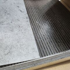⭐️新品⭐️ フロアタイル 30×30cm 42枚の画像