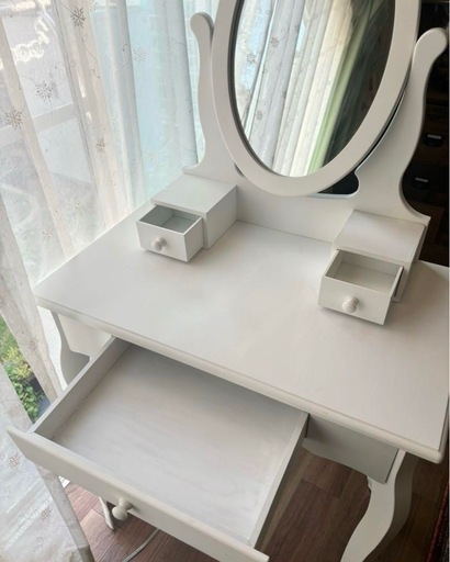 ホワイトドレッサー・鏡台 アンティーク、ヨーロピアン イスとセット 節約