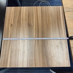 木目調テーブル縦横80cm高さ70cm4台目の画像