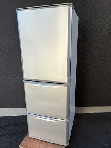 大幅値下げ‼️早い者勝ち‼️SHARP シャープ　350L 冷蔵庫　2022年製　両扉(両方開けます)SJ-W357J-N