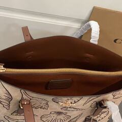 COACH トートバッグの画像