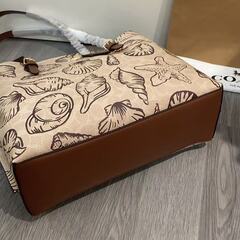 COACH トートバッグの画像