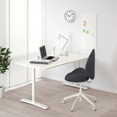 ●無料●高さ調整可能　IKEA BEKANT 白テーブル 大の画像