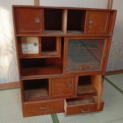 昭和の茶箪笥の画像