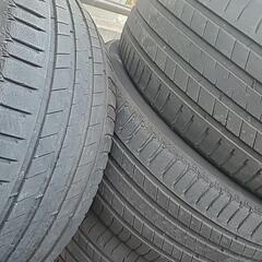 無料で差し上げます☆235/50R19　ミシュラン4本セット☆別途で組み換え作業可能

の画像