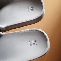 サンダル　グレー　H&M   23.0cm以下の人にの画像